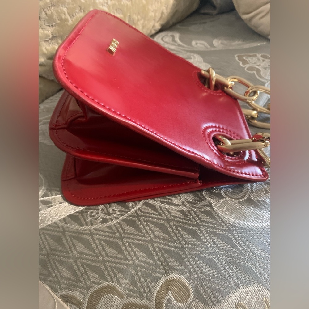 Patent Red Shoulder Bag with Gold Link Chain - Picture 8 of 8